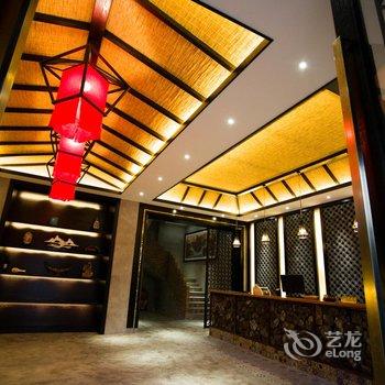 罗平易寻里主题酒店酒店提供图片