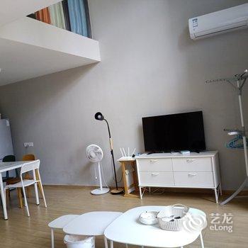 雅静轻奢阁公寓(海口丽晶路店)酒店提供图片
