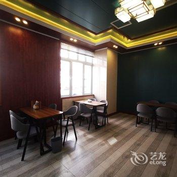正安山峰大酒店酒店提供图片