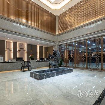 东兴雷穆斯酒店酒店提供图片