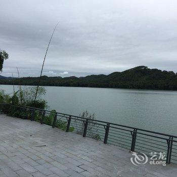 柳州黄振平客栈(环江滨水大道分店)酒店提供图片
