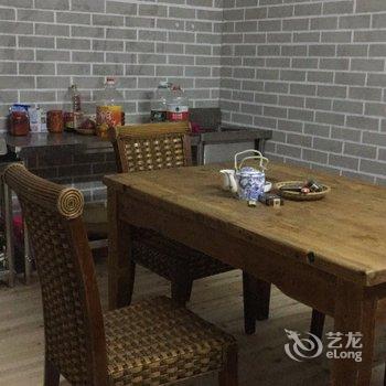 柳州黄振平客栈(环江滨水大道分店)酒店提供图片