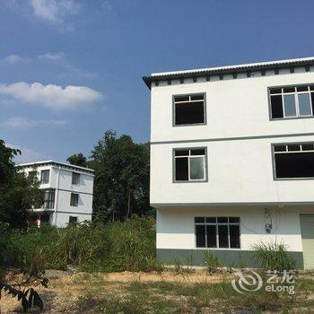 柳州黄振平客栈(环江滨水大道分店)酒店提供图片