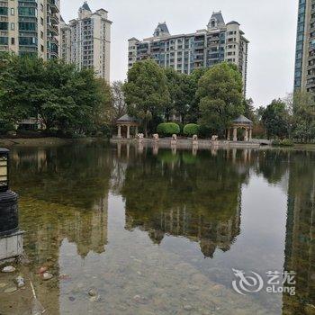 自贡兰听雨露公寓酒店提供图片