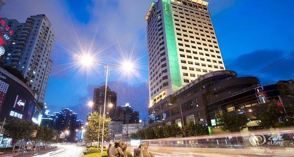 上海古井假日酒店】地址:普陀区长寿路700号(
