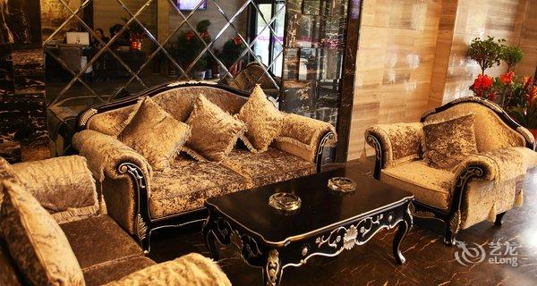 【岳阳普罗旺斯假日酒店】地址:青年东路富兴