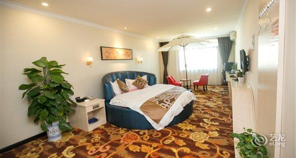 【长沙慕尚假日酒店(河西岳麓区汽车西站店)】