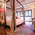 重庆东茉酒店轻享中式架子大床房照片_图片