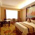 维也纳国际酒店(南宁东站店)标准大床房照片_图片