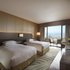 武汉光谷希尔顿酒店希尔顿双床阳台客房照片_图片