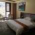昌都多拉神山温泉宾馆(八宿县)豪华大床房照片_图片