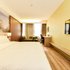天津南京路小白楼亚朵酒店高级大床房（手机智能投屏）照片_图片