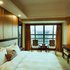 柏曼酒店(桂林十字街店)曼悦大床房（远观山景+办公桌椅）照片_图片