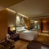 郑州希尔顿酒店高级豪华大床房照片_图片