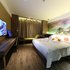 温州亿旺精选酒店高级大床房-小冰箱照片_图片