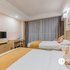 Q+红莱酒店(杭州萧山国际机场东大门店)舒适双床房照片_图片