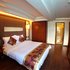 香格里拉萨龙大酒店观景蜜月大床房照片_图片