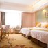 维也纳酒店(临泉汽车客运总站店)豪华双床房照片_图片