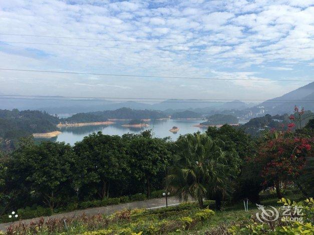 黄陵桥山滨湖酒店