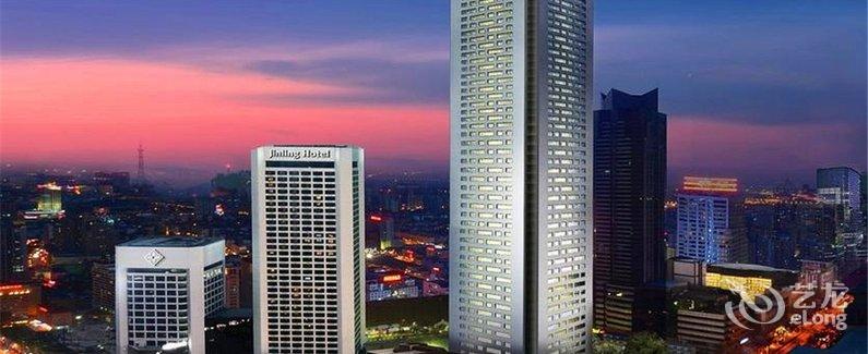 【南京金陵饭店】地址:鼓楼区汉中路2号(地铁