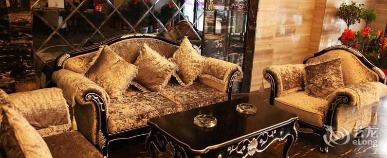 【岳阳普罗旺斯假日酒店】地址:青年东路富兴