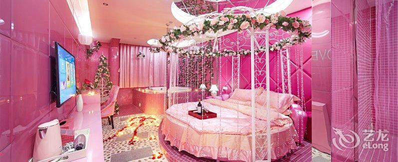 【万爱情侣主题酒店(广州从化店)】地址:从化区