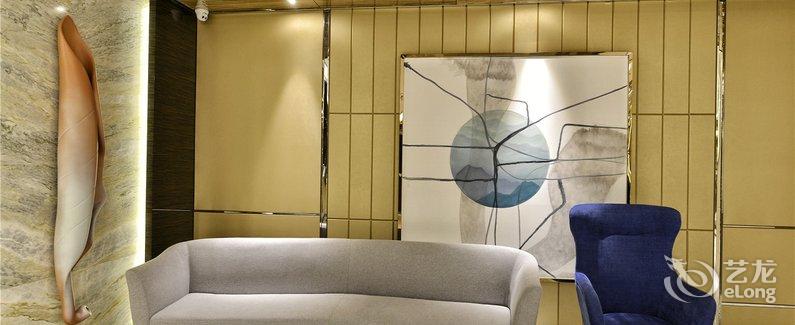 【郑州中晟卡莱顿大酒店】地址:中原路华山路