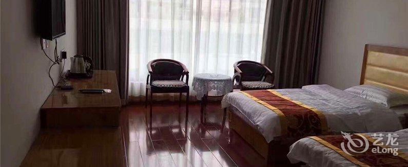 芝临江花园酒店】地址:林芝市巴宜区八一镇滨