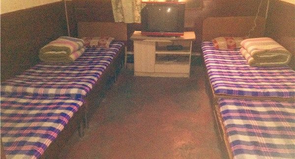 【西安老朋友客栈】地址:枣园西路(加油站旁)(