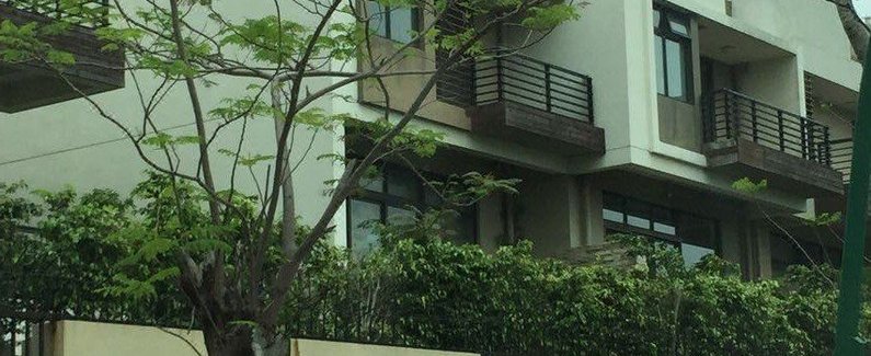 【深圳大梅沙门柱a门柱地址别墅】私人:深圳盐东部v门柱大别墅图片