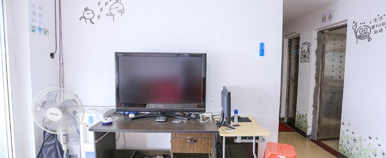 【广州屋顶青年旅舍百信广场店】地址:广州白