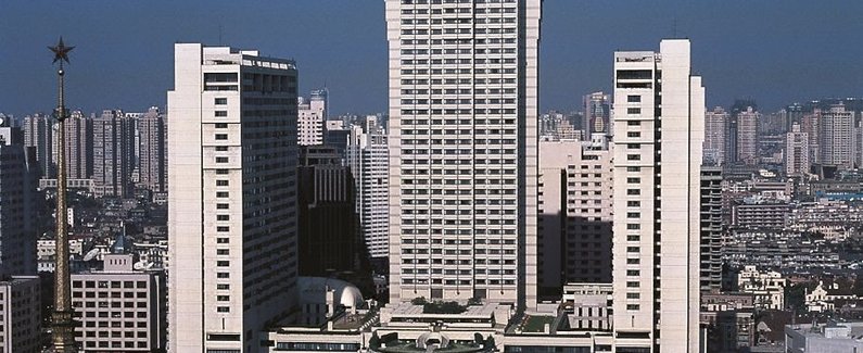 【上海波特曼丽思卡尔顿酒店】地址:静安区南京西路1376号(上海商城内) – 艺龙旅行网