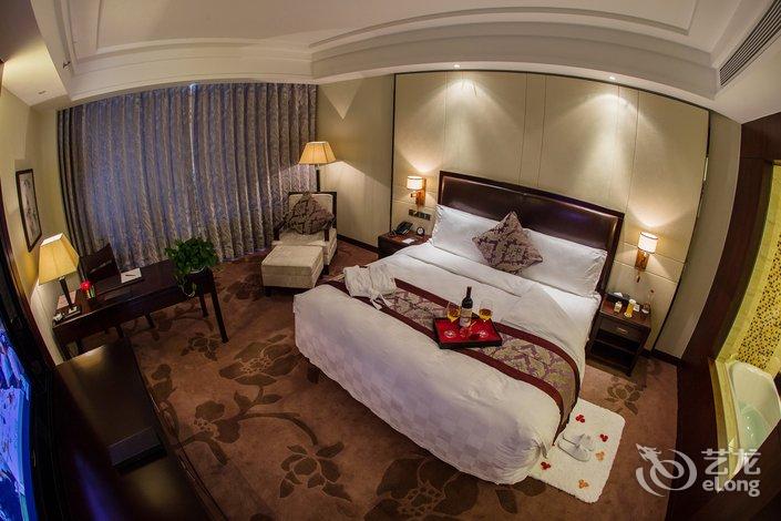 珠海长隆酒店的美食街是哪个酒店?里面怎么样