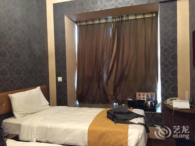 香港机场到铜锣湾华丽精品酒店怎么走?是坐地