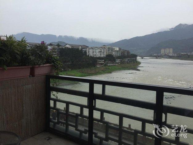 印象雨城酒店(雅安廊桥江景店)