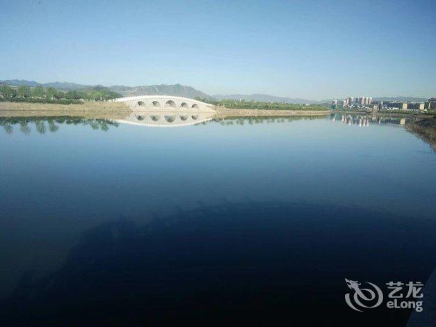 【涞源慢生活民宿】地址:滨湖大街(滨湖小区二期御湖瀚苑) – 艺龙