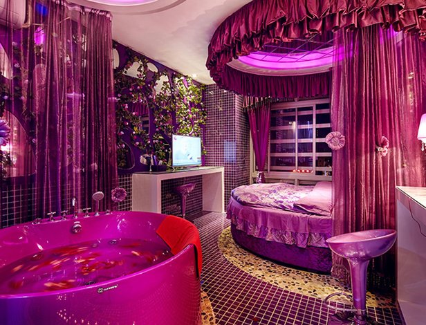 万爱情侣主题酒店(昆明五华区南屏步行街店)