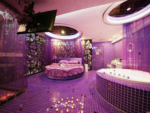 大连万爱情侣主题酒店