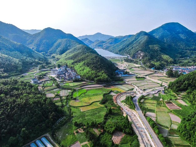 【象山二月别居民宿】地址:泗洲头镇金家岙村小石坑村