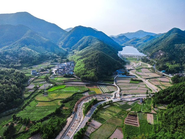 【象山二月别居民宿】地址:泗洲头镇金家岙村小石坑村