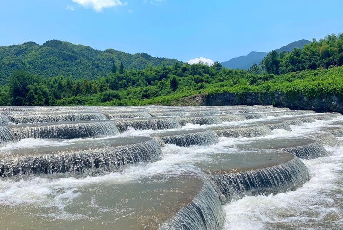 【安吉汀溪山居民宿】地址:报福镇石岭村童加厂自然村 艺龙旅行网