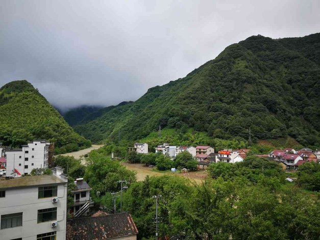 【泾县老兵客栈】地址:蔡村镇月亮湾村东园组 – 艺龙旅行网