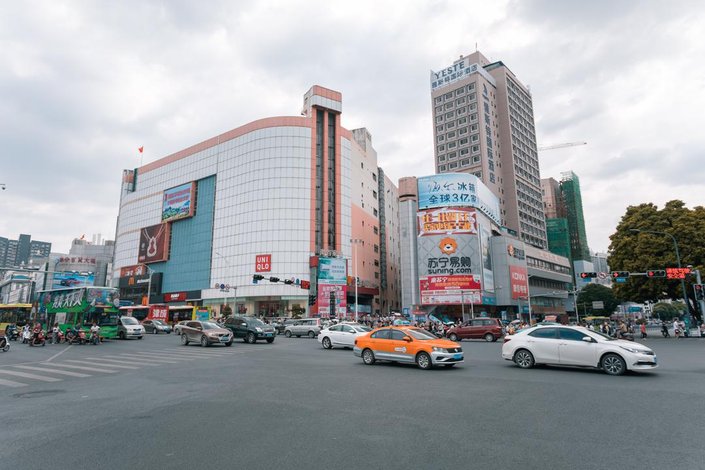 南宁朝阳广场地铁站雅斯特国际酒店