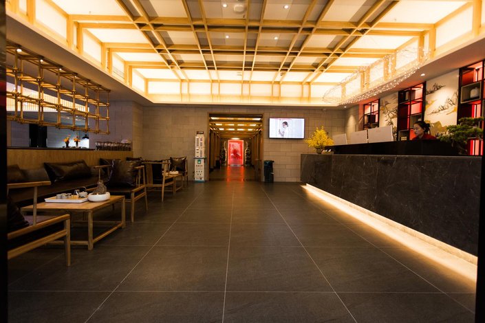 仟那酒店(太和华源市场高铁东站店)