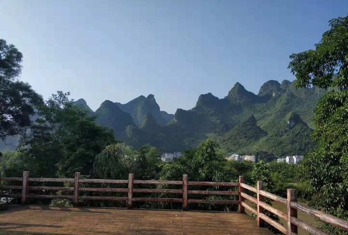 甲篆镇百马村坡莫屯第一排第5栋第二间(中国巴马原乡大院) – 艺龙