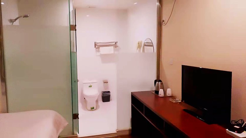 宽甸兄弟汉庭商务酒店