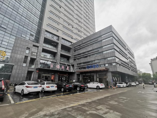【柏纳酒店(象山百福店)】地址:丹西街道百福大厦1楼大堂 – 艺龙旅行