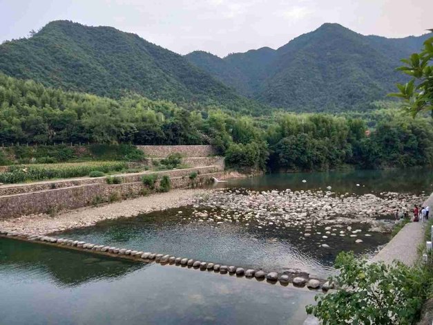 【桐庐芦茨溪乡缘农家乐】地址:富春江镇芦茨村蟹坑口