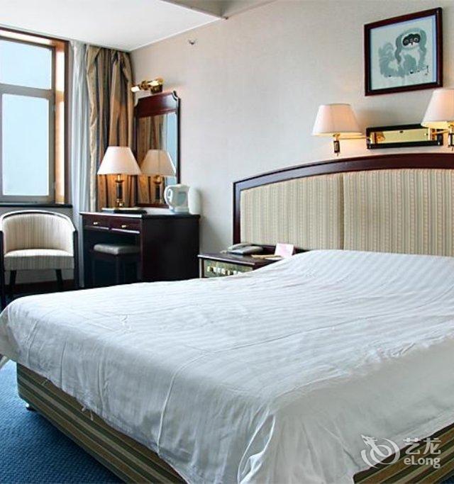 1305693*评论青岛建银大酒店:酒店的装修很古