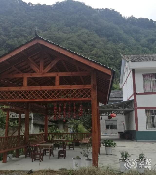 宜昌五峰土县雨荷农家农家乐